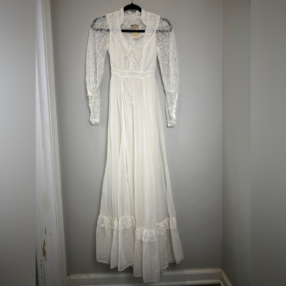 Gunne Sax Dresses & Skirts - Vintage 70’s Gunne Sax Dress Size 5 XS Lace Long sleeve Prairie Maxi Wedding